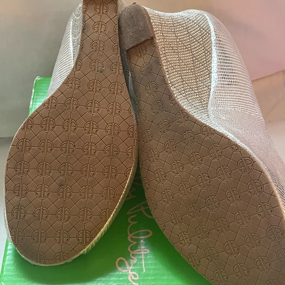 Lilly Pulitzer Silver Resort Chic Wedge (open toe, size 7, with box) - Picture 6 of 6